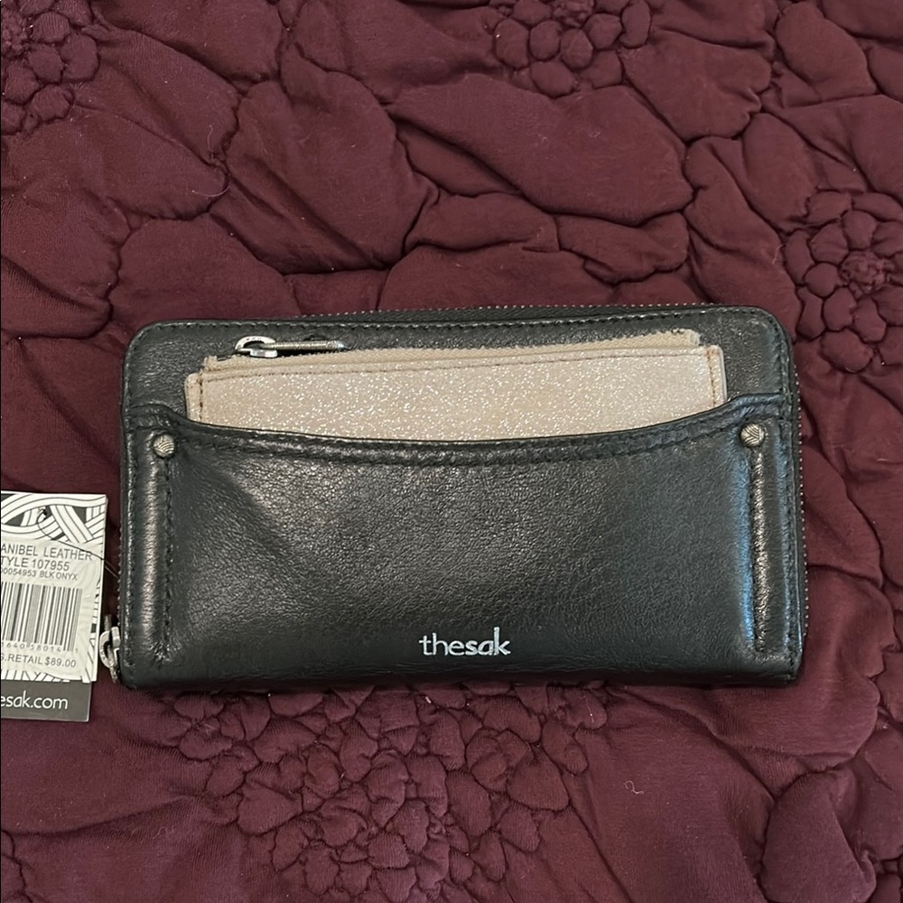 The Sak Black Sanibel wallet with sparkle Beige removable charger NWT